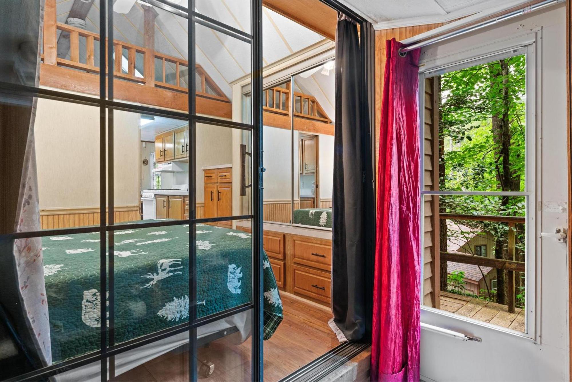 The Cascades Inn-Waterfall Retreat Tiger Room photo